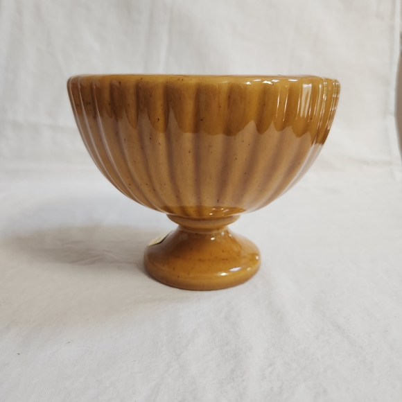 Haeger Gold Ceramic Ribbed Planter - Picture 11 of 13